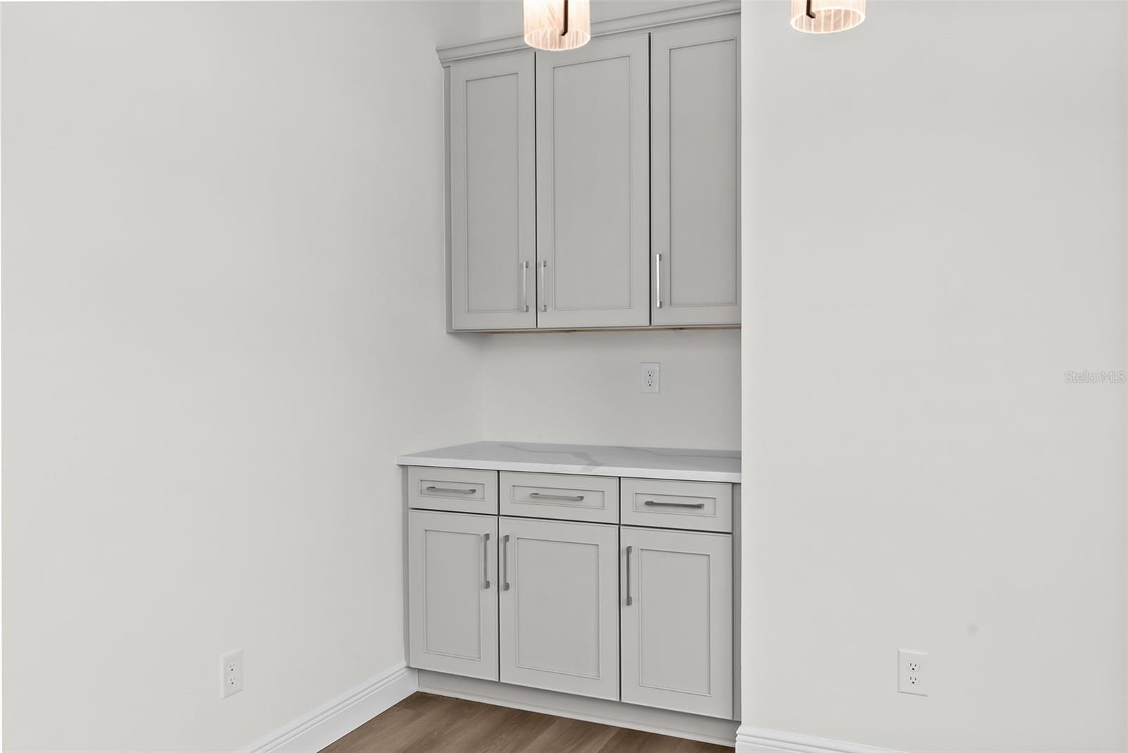 Image 32 of 87 For 4009 Euclid Avenue