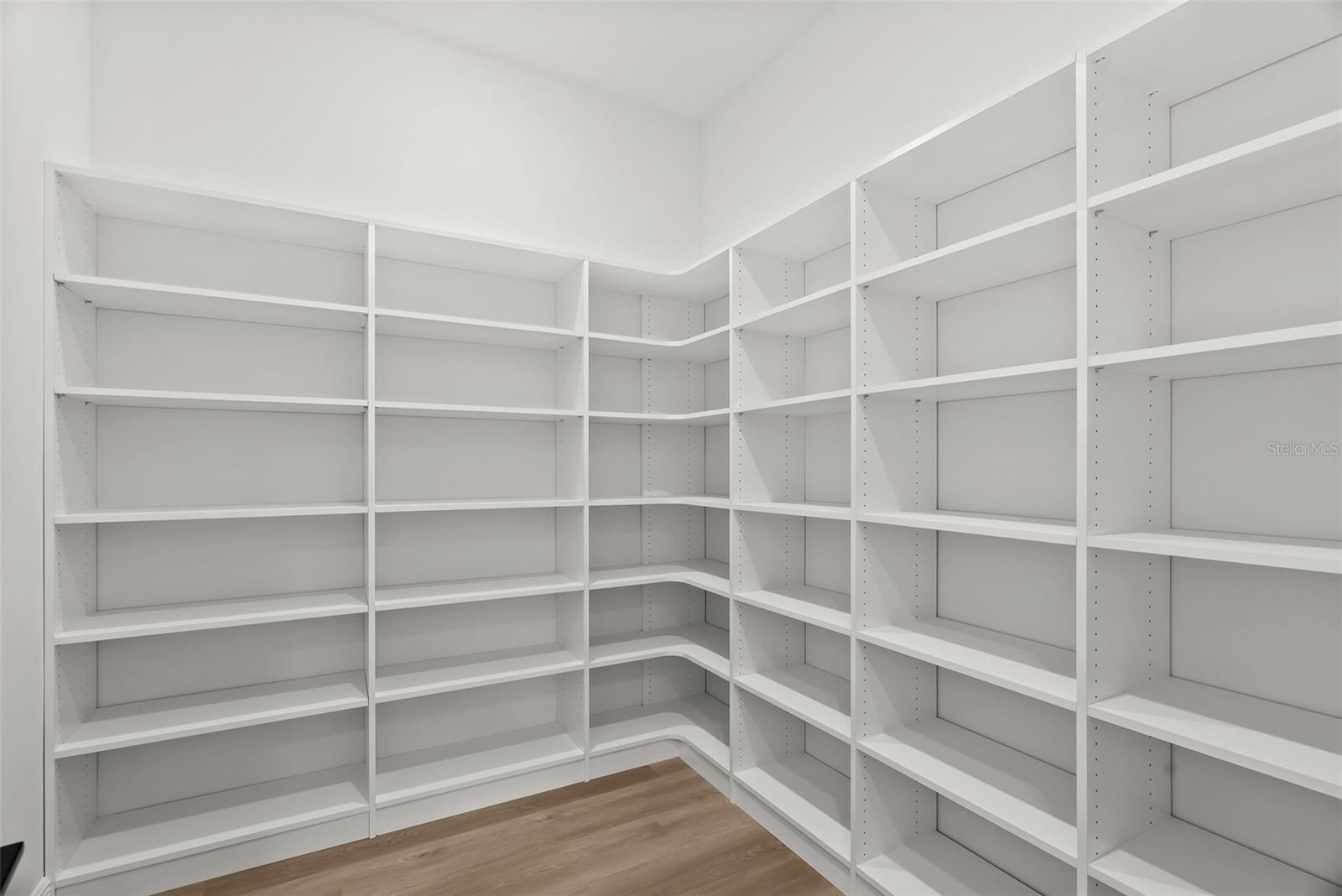 Image 34 of 87 For 4009 Euclid Avenue