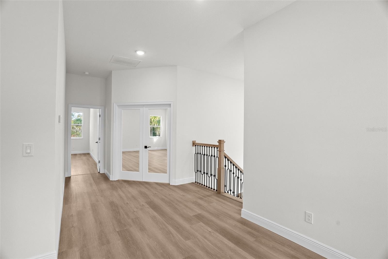 Image 37 of 87 For 4009 Euclid Avenue