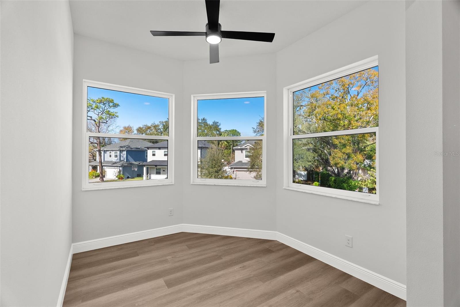 Image 42 of 87 For 4009 Euclid Avenue