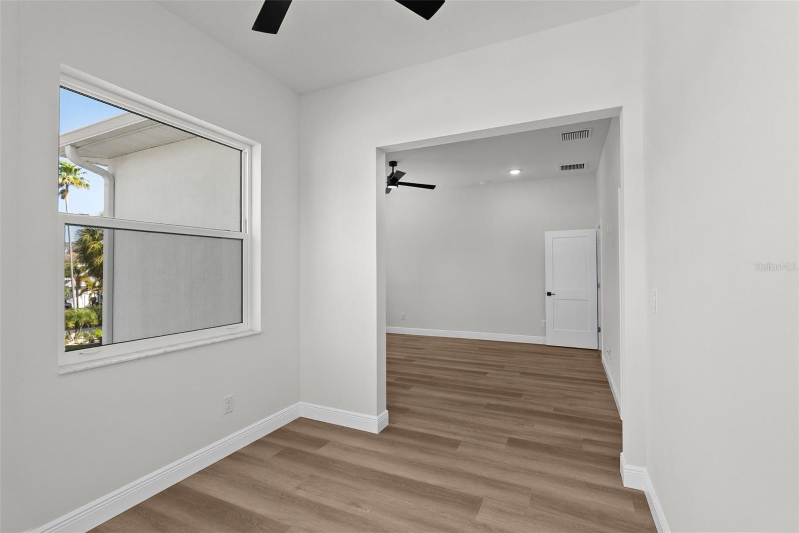 Image 43 of 87 For 4009 Euclid Avenue