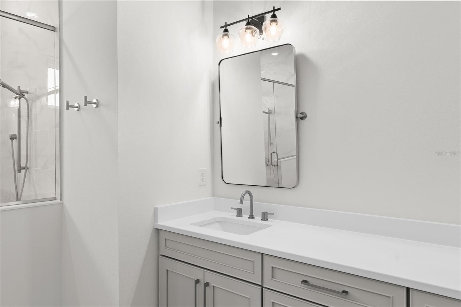 Image 47 of 87 For 4009 Euclid Avenue