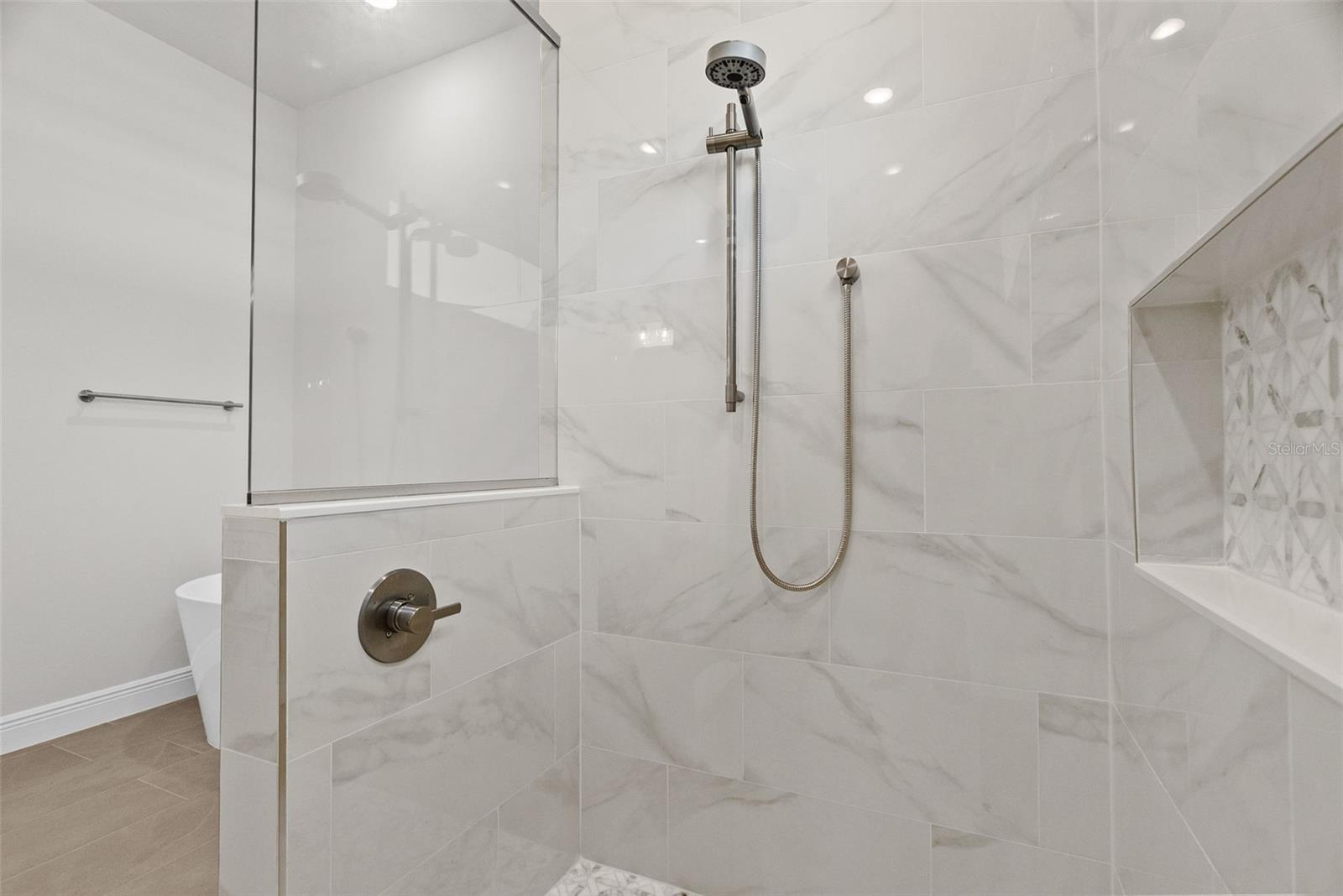 Image 49 of 87 For 4009 Euclid Avenue