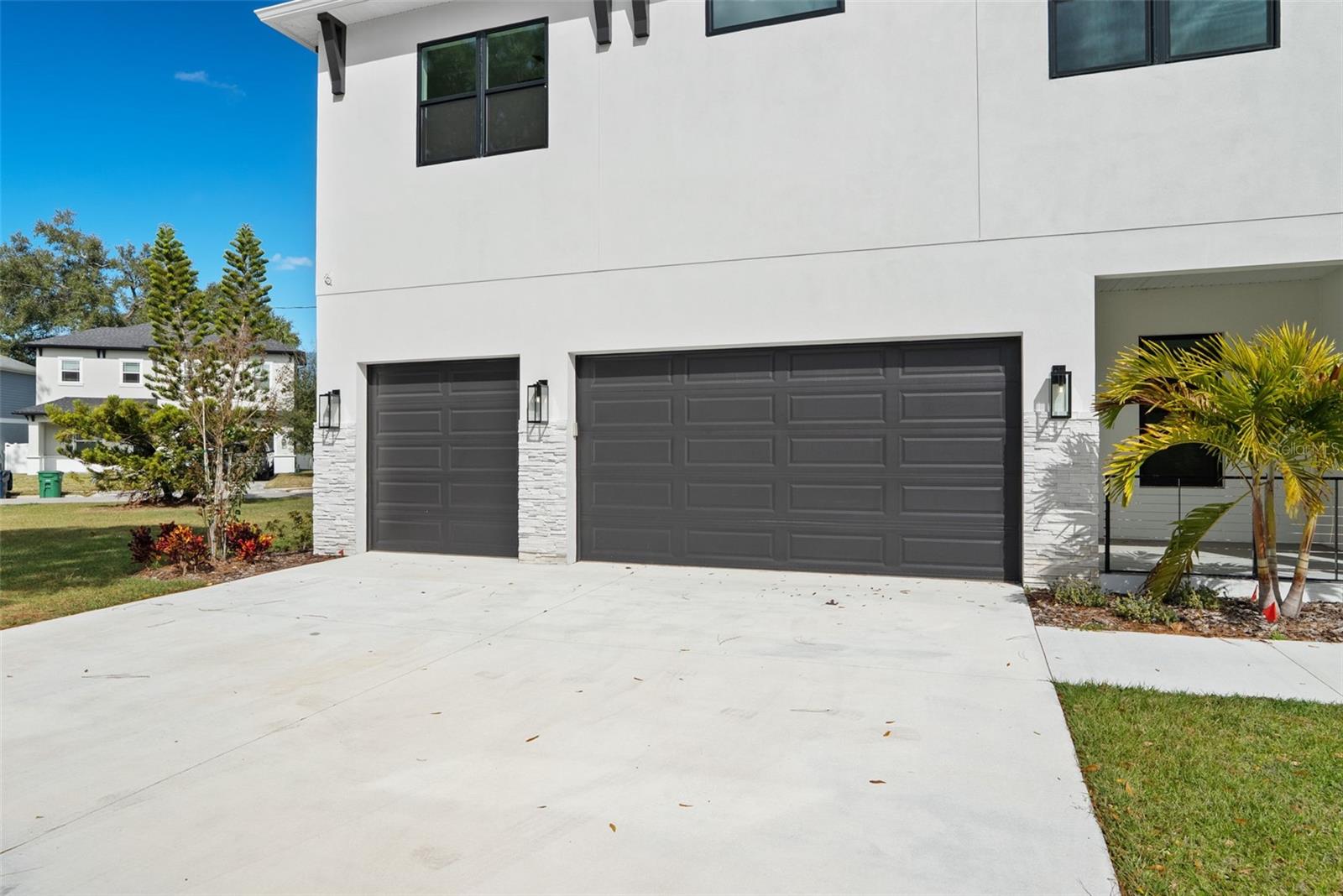 Image 5 of 87 For 4009 Euclid Avenue