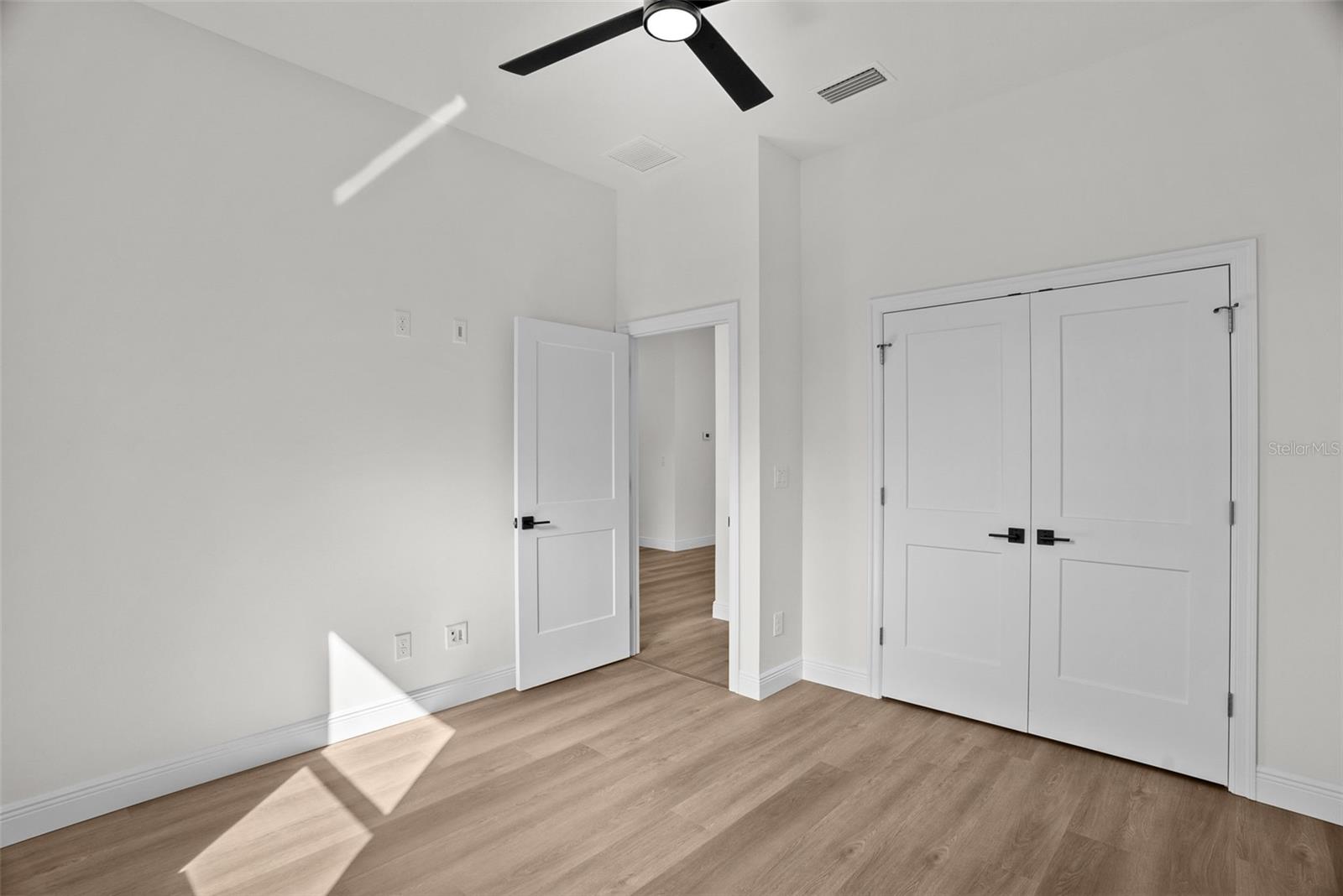 Image 57 of 87 For 4009 Euclid Avenue