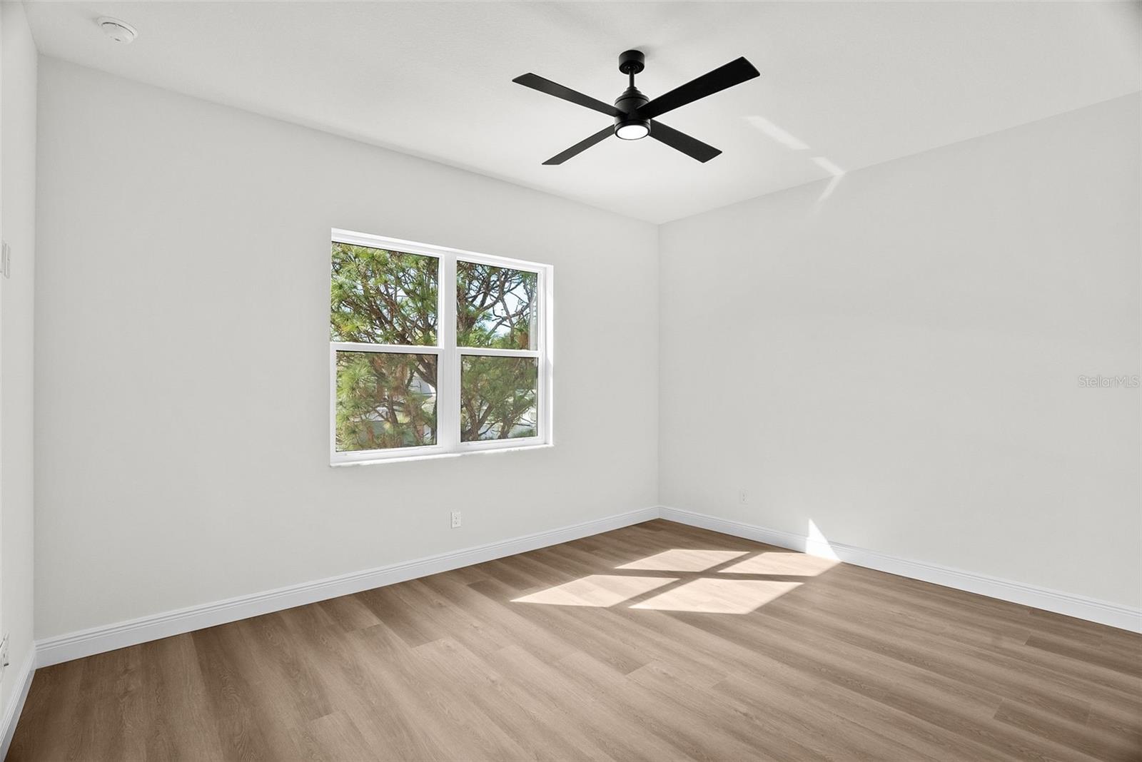 Image 63 of 87 For 4009 Euclid Avenue