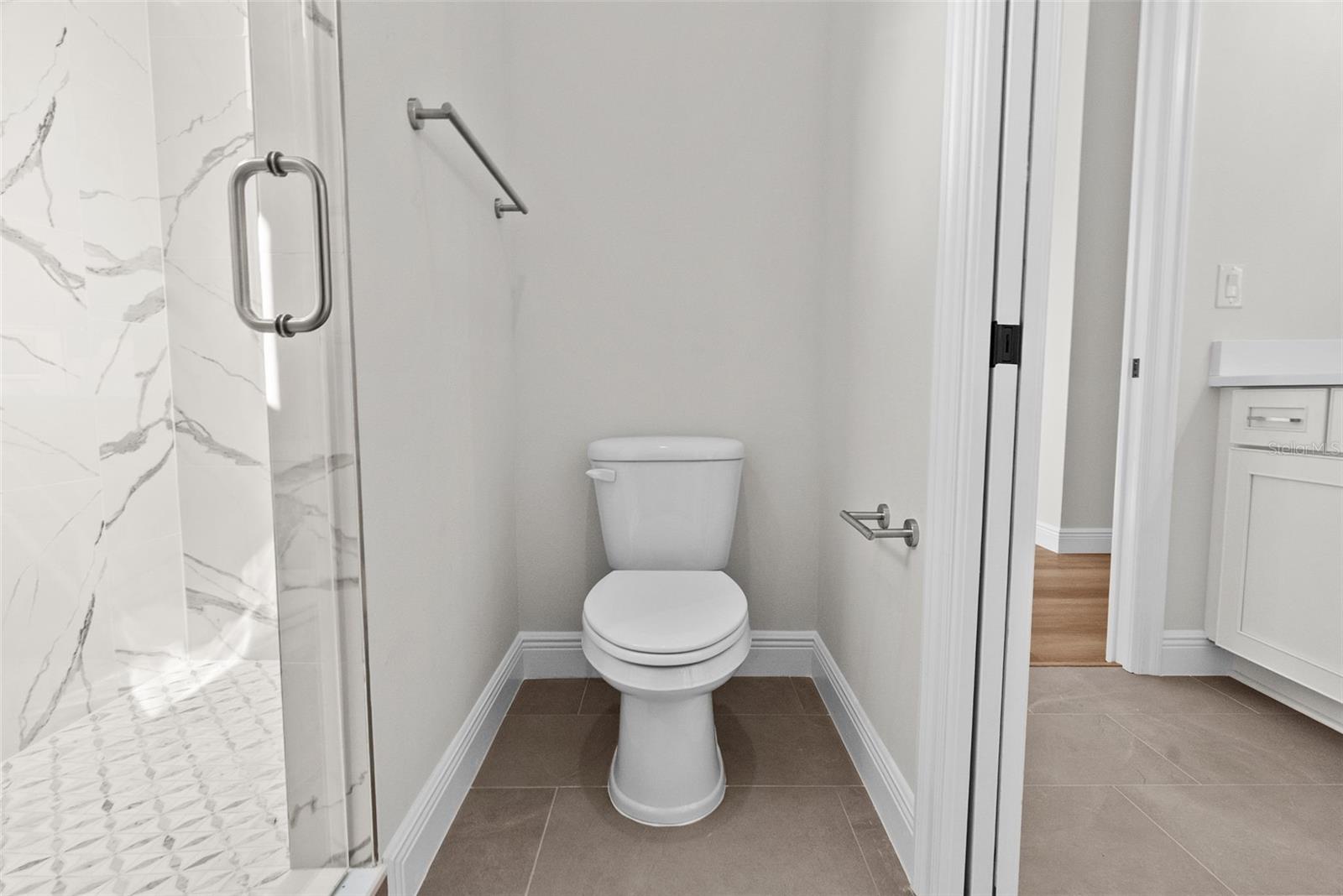 Image 70 of 87 For 4009 Euclid Avenue