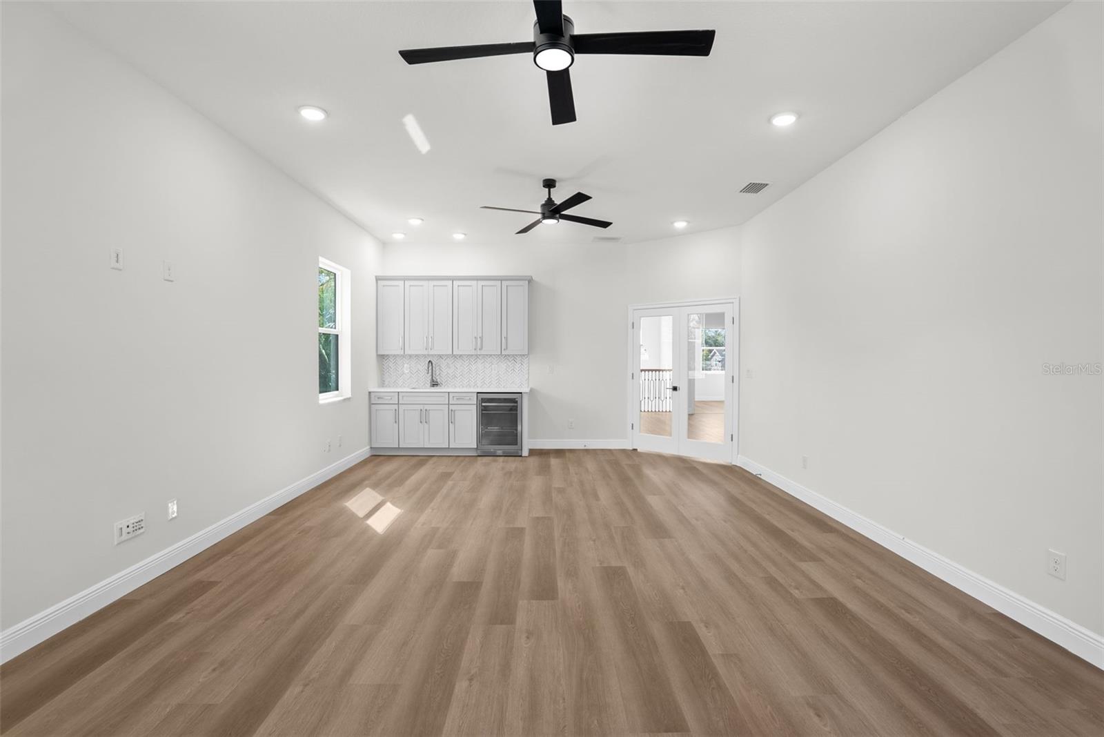 Image 74 of 87 For 4009 Euclid Avenue