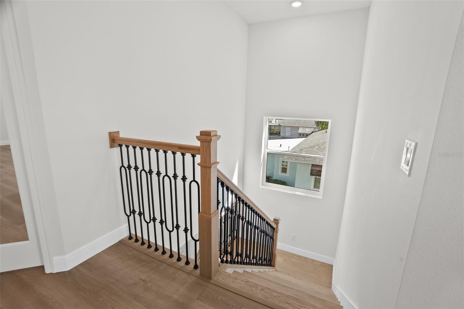 Image 76 of 87 For 4009 Euclid Avenue