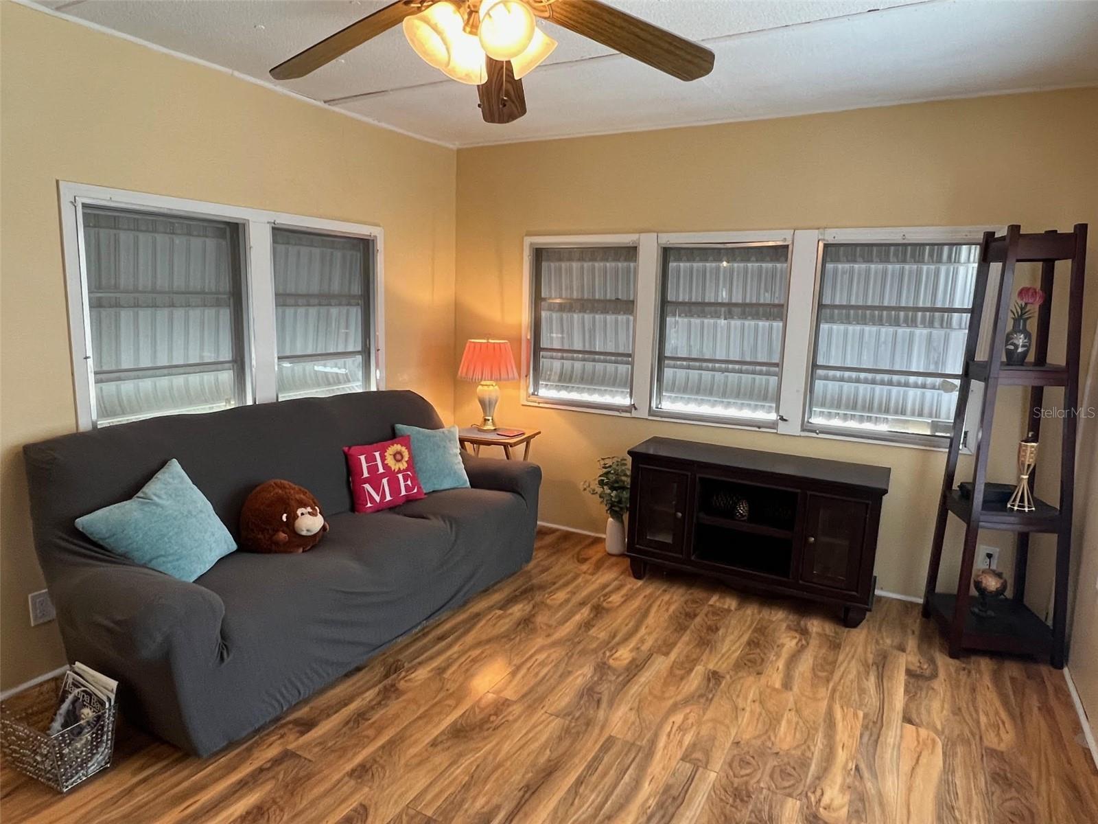 Listing photo id 8 for 12674 Seminole Boulevard C39