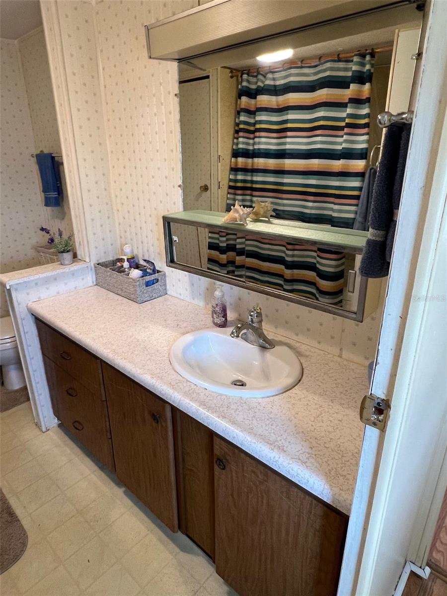 Listing photo id 11 for 12674 Seminole Boulevard C39