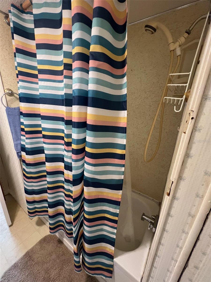 Listing photo id 13 for 12674 Seminole Boulevard C39