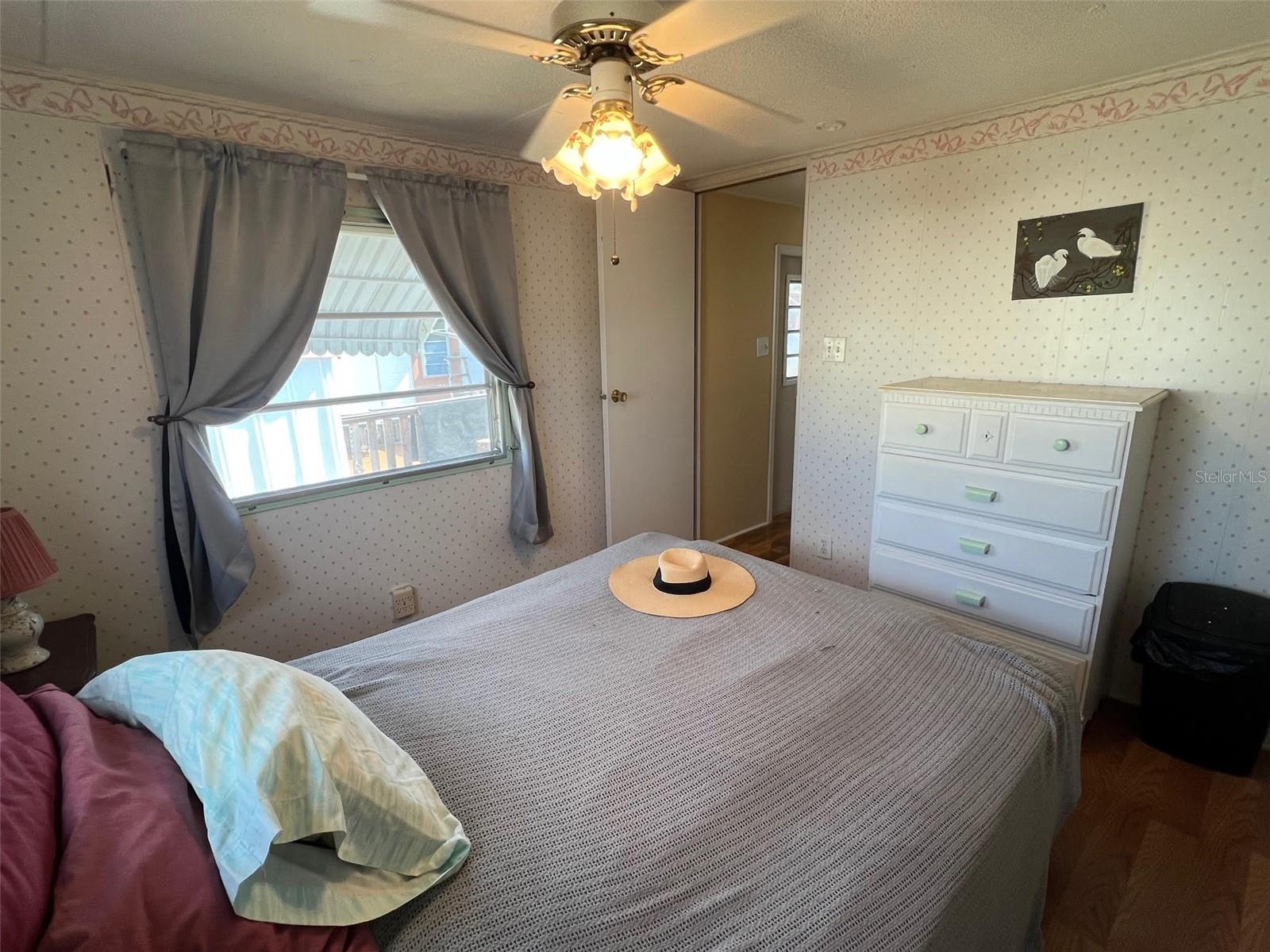 Listing photo id 17 for 12674 Seminole Boulevard C39