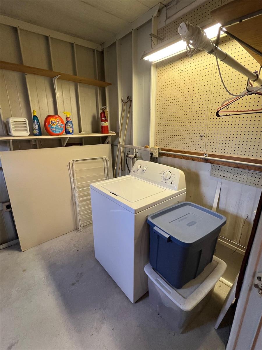 Listing photo id 4 for 12674 Seminole Boulevard C39