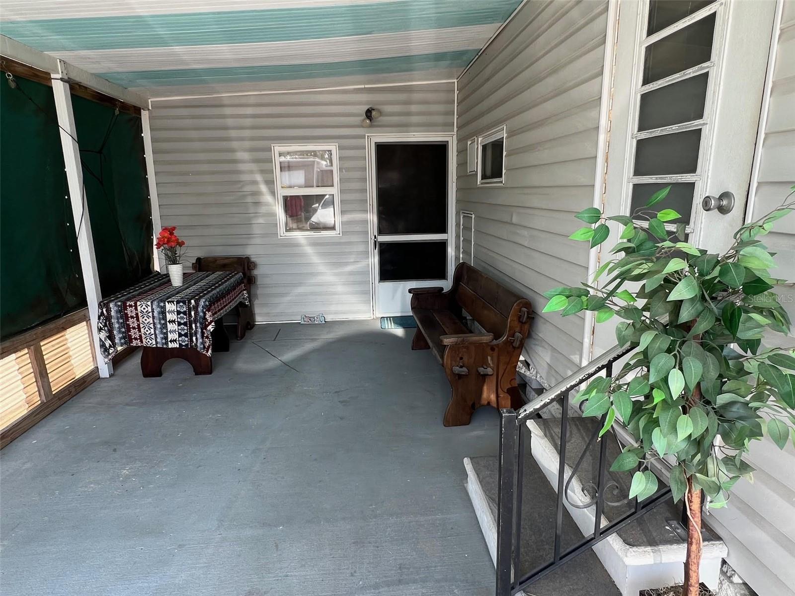 Listing photo id 5 for 12674 Seminole Boulevard C39