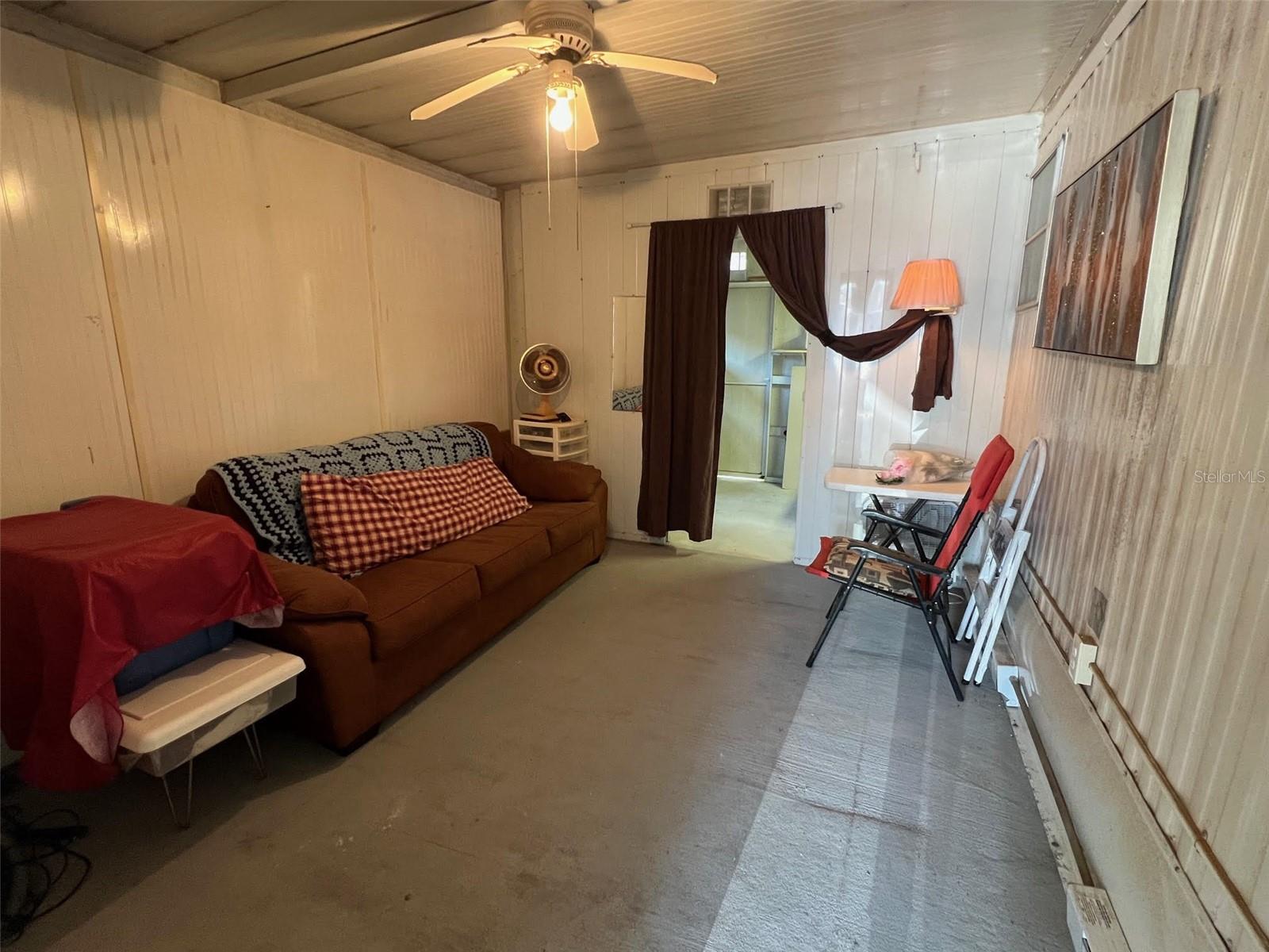 Listing photo id 6 for 12674 Seminole Boulevard C39