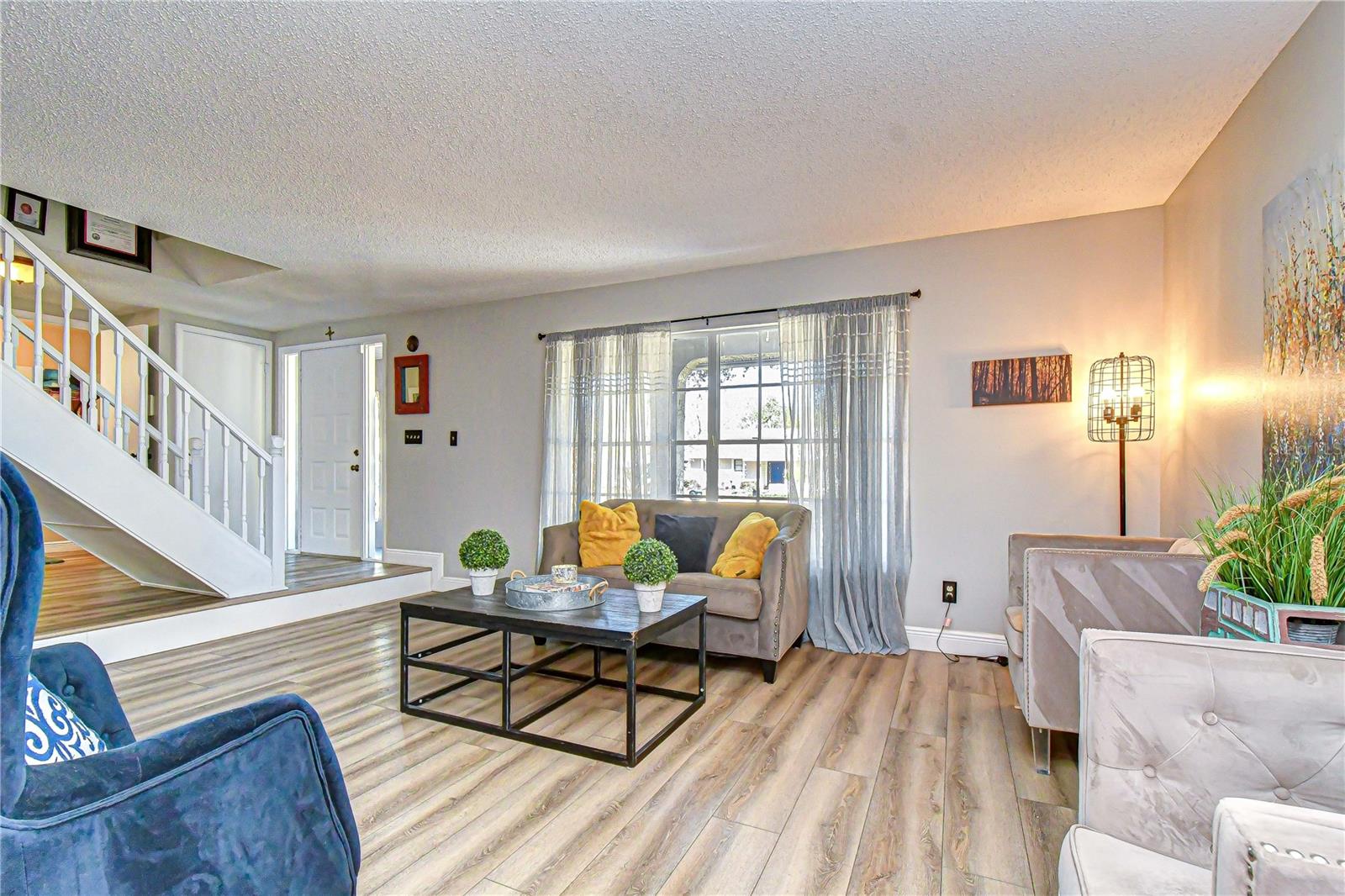 Image 4 of 30 For 1617 Shady Leaf Drive