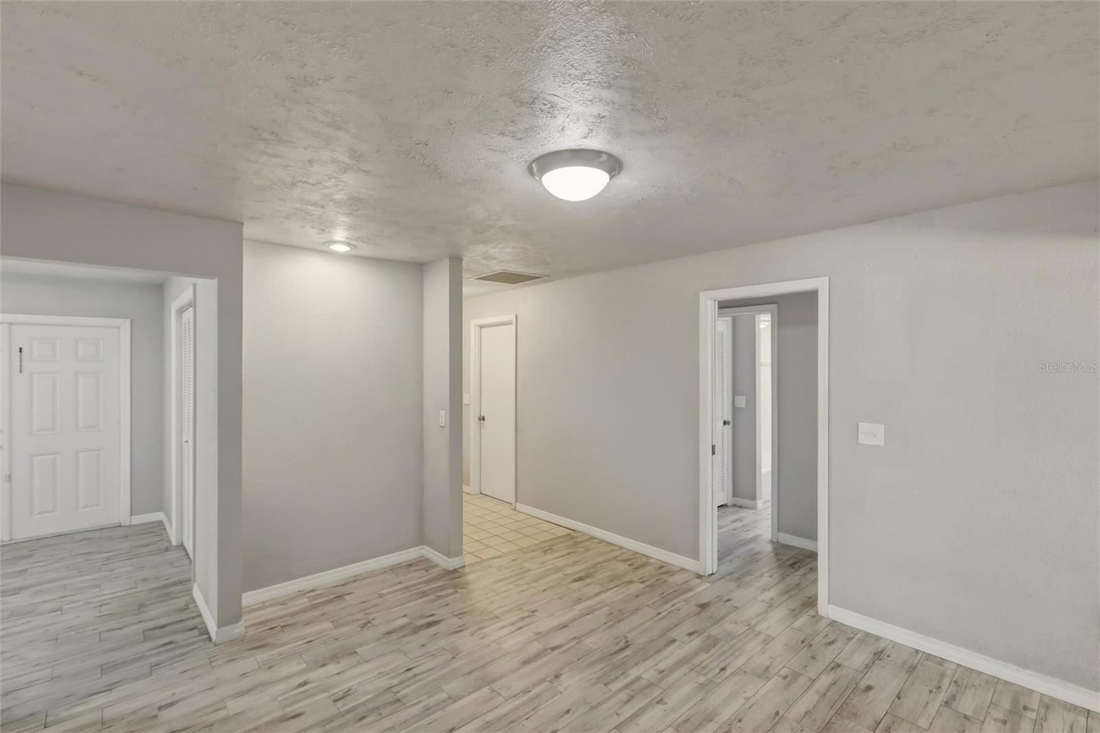 Image 11 of 39 For 1125 Danny Dr