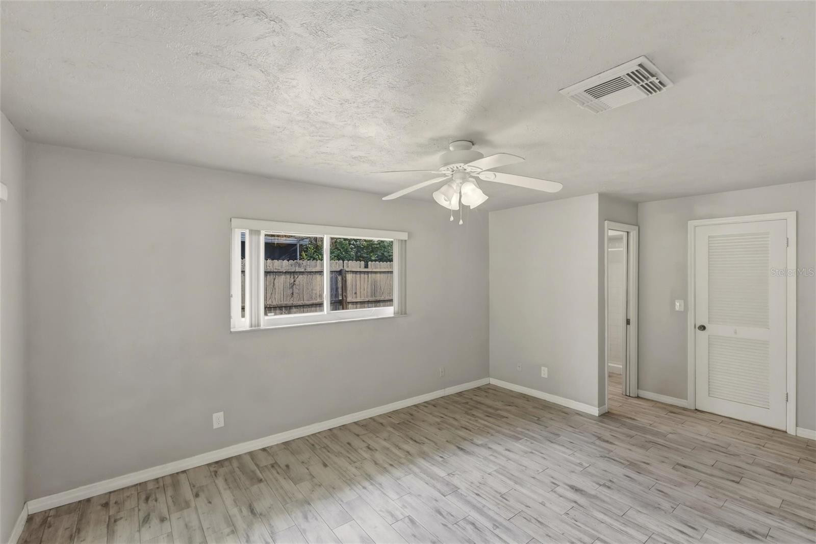 Image 12 of 39 For 1125 Danny Dr