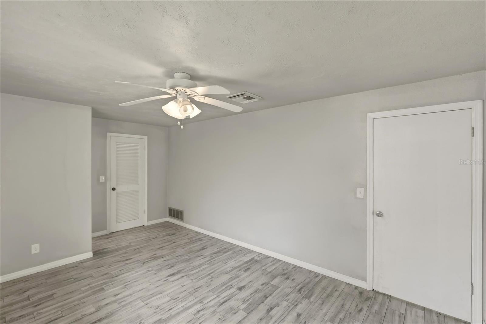 Image 13 of 39 For 1125 Danny Dr