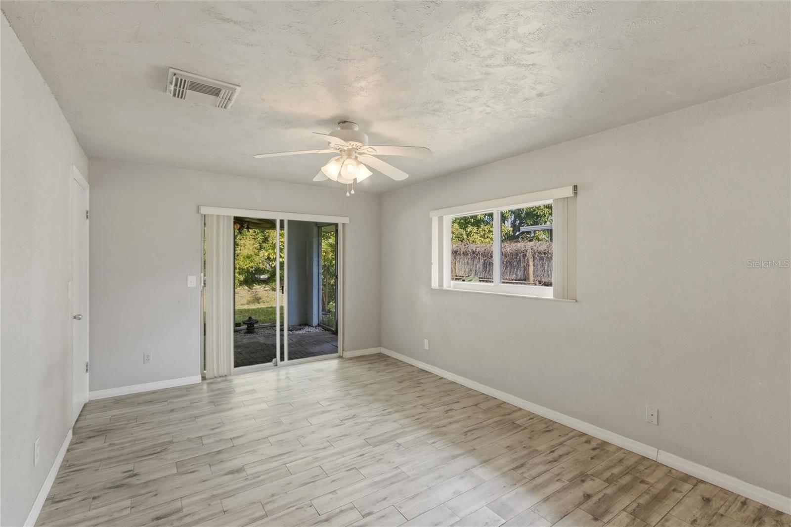 Image 14 of 39 For 1125 Danny Dr