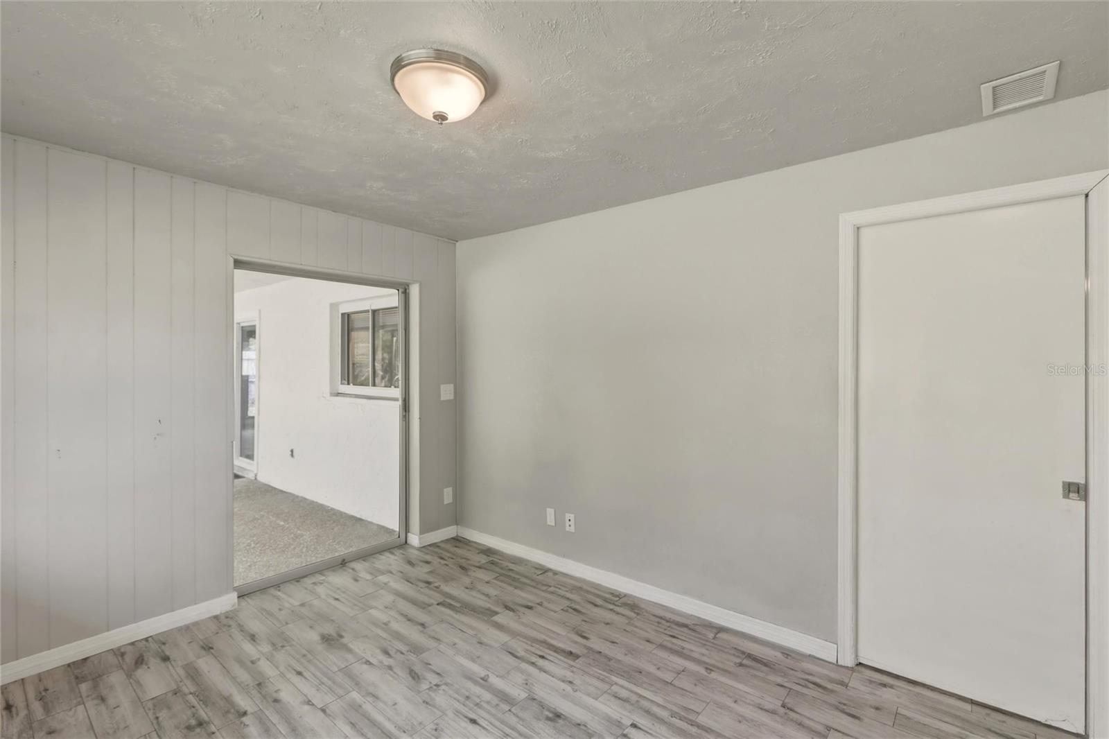 Image 20 of 39 For 1125 Danny Dr