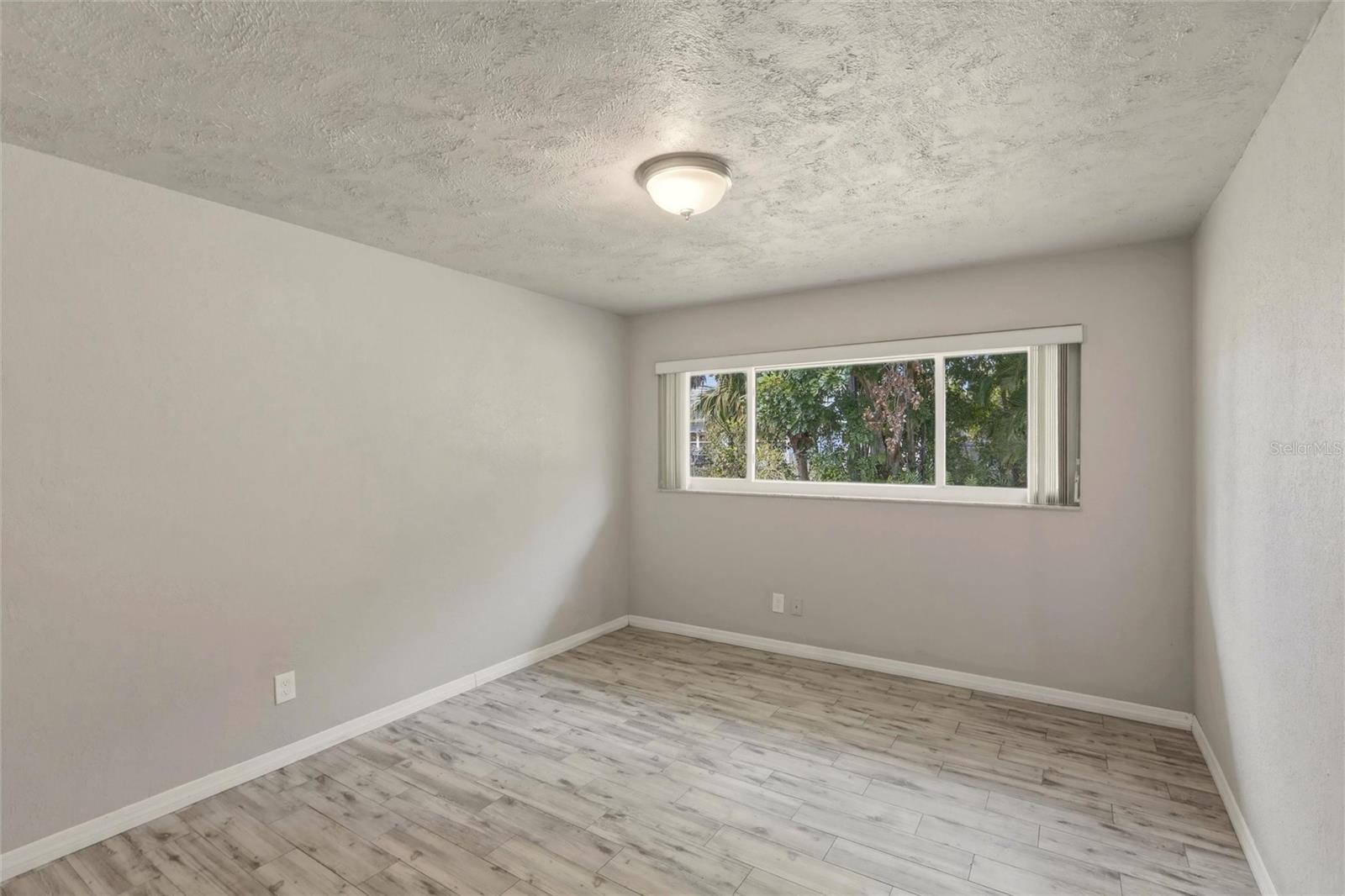 Image 22 of 39 For 1125 Danny Dr