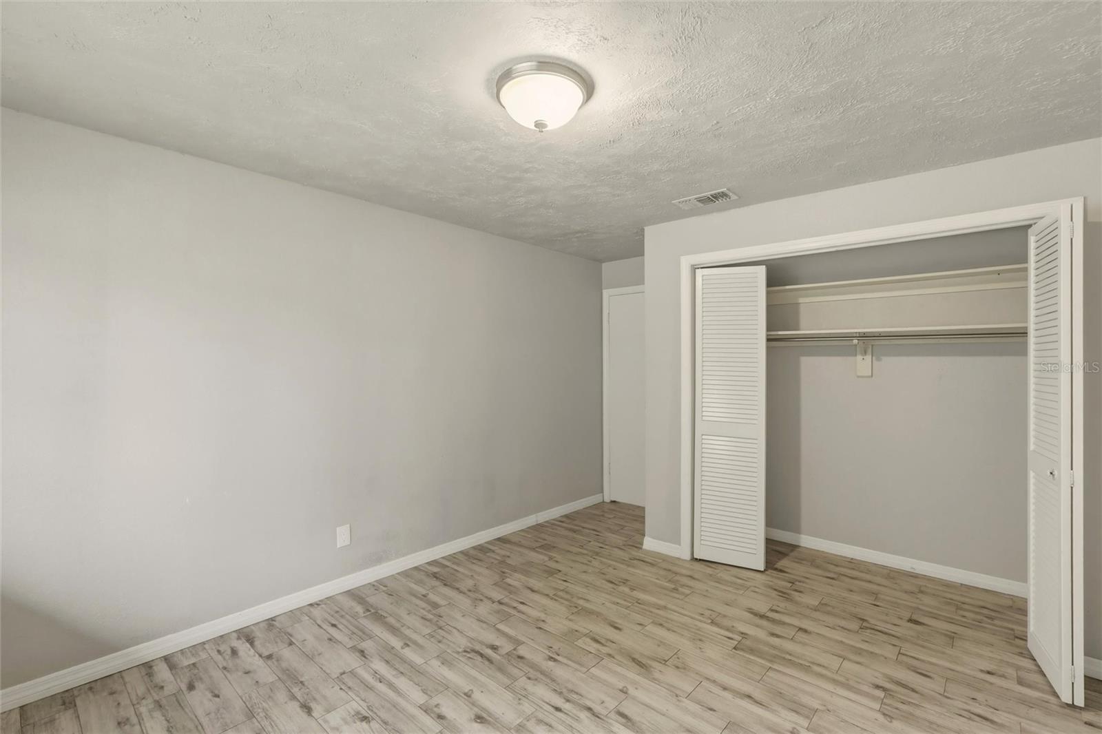 Image 23 of 39 For 1125 Danny Dr