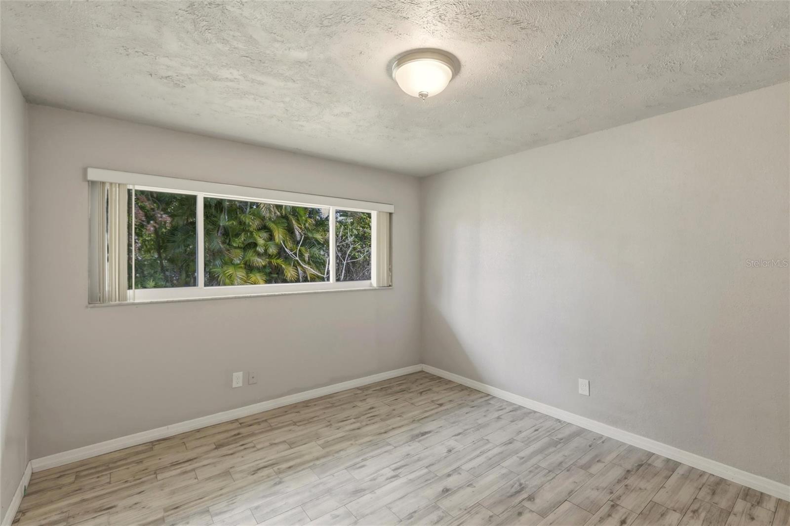 Image 24 of 39 For 1125 Danny Dr