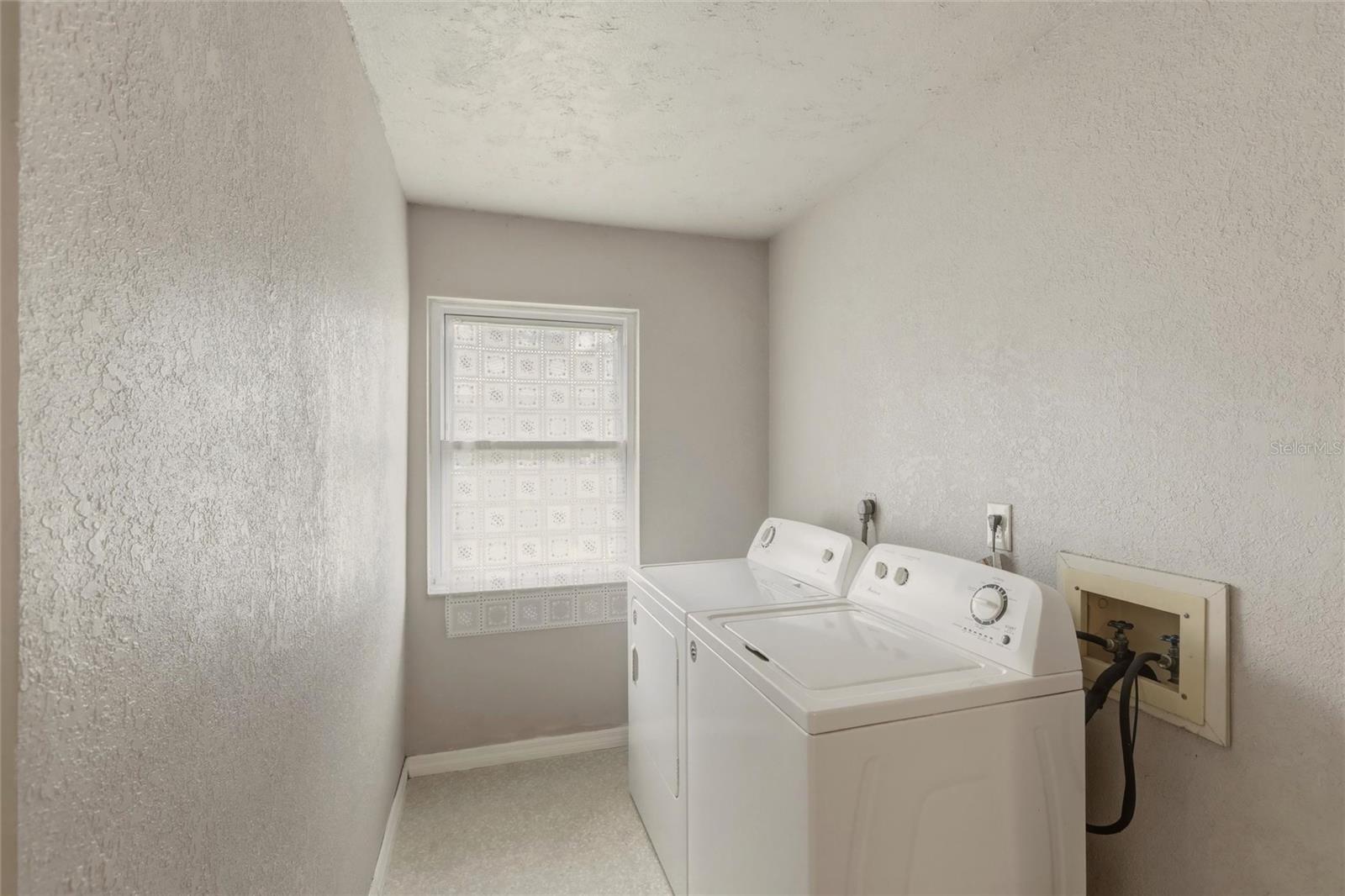 Image 25 of 39 For 1125 Danny Dr