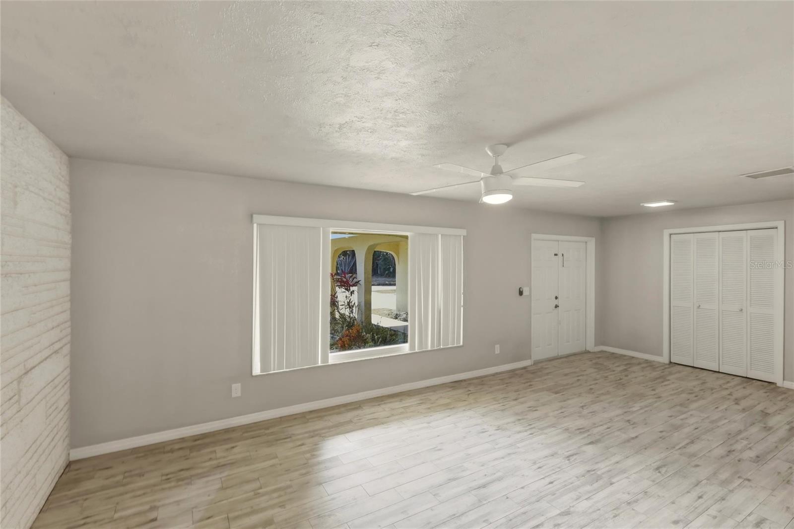 Image 4 of 39 For 1125 Danny Dr