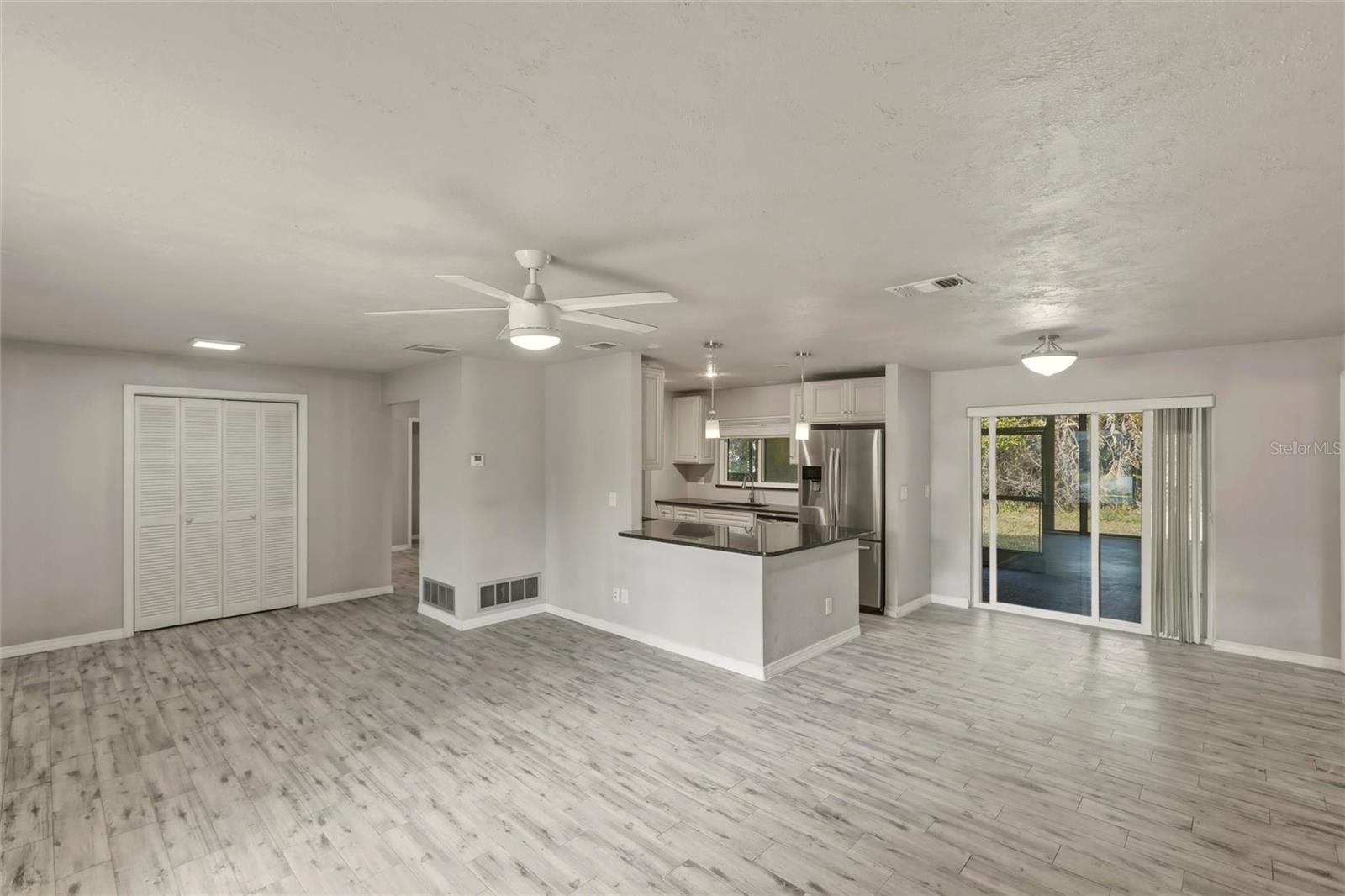 Image 5 of 39 For 1125 Danny Dr