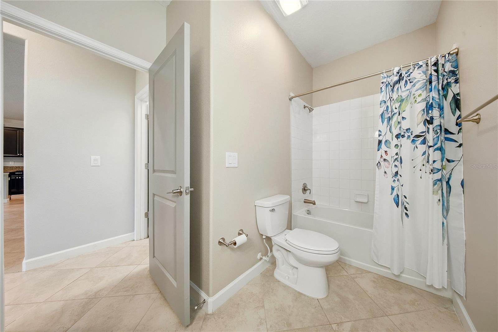 Image 17 of 53 For 13917 Roseate Tern Lane