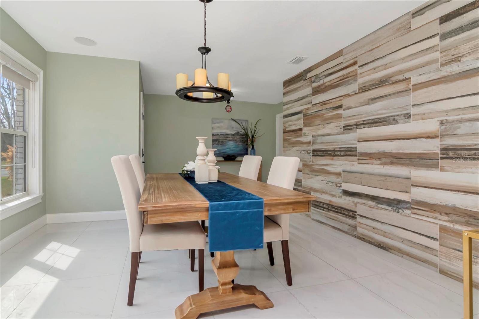 Image 12 of 52 For 1717 Saint Isabel Street