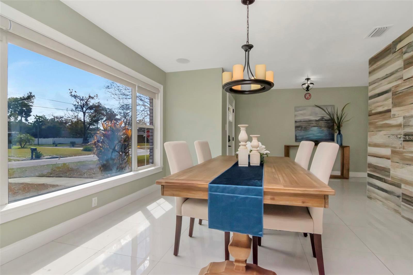 Image 16 of 52 For 1717 Saint Isabel Street