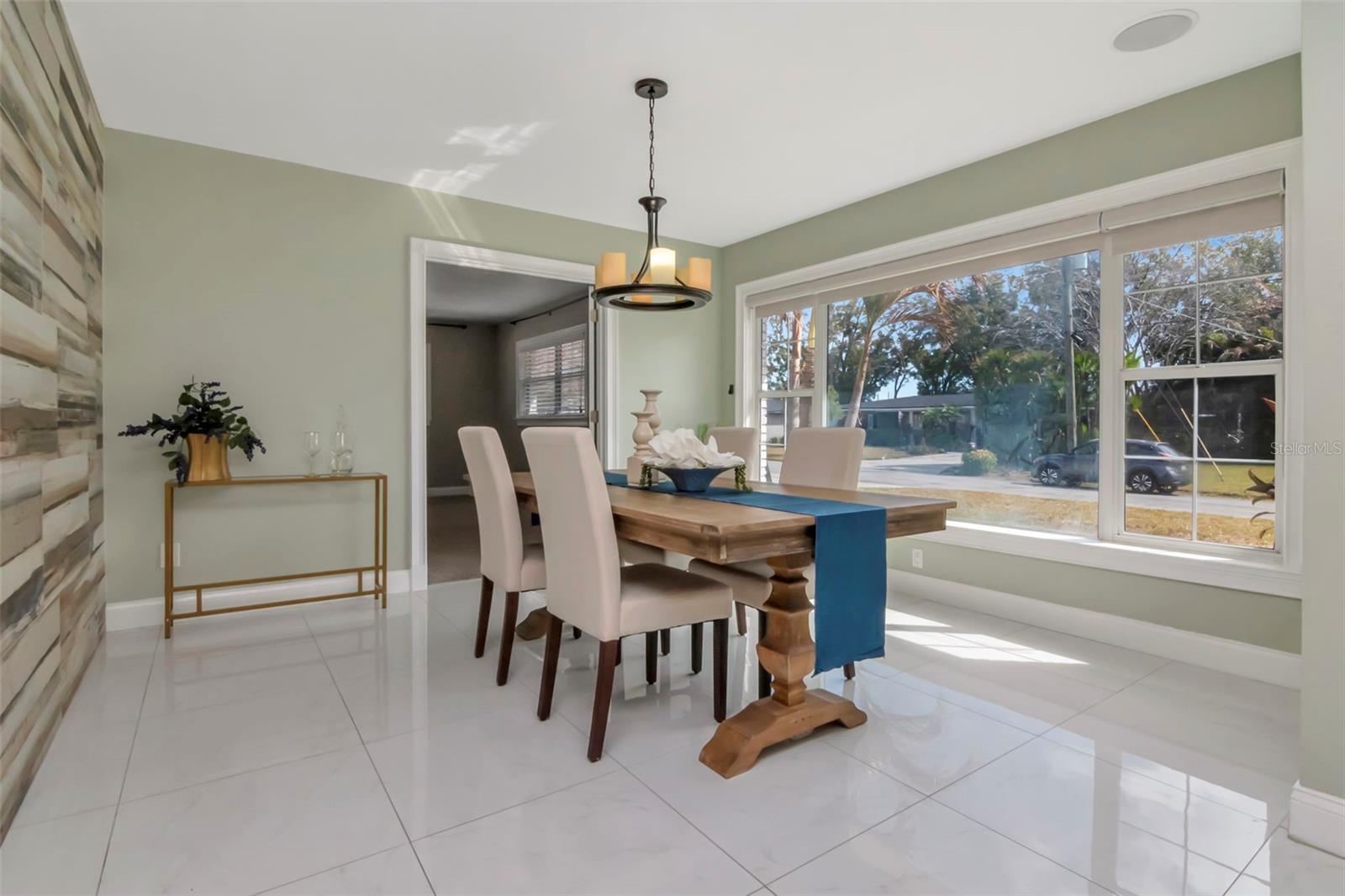 Image 17 of 52 For 1717 Saint Isabel Street