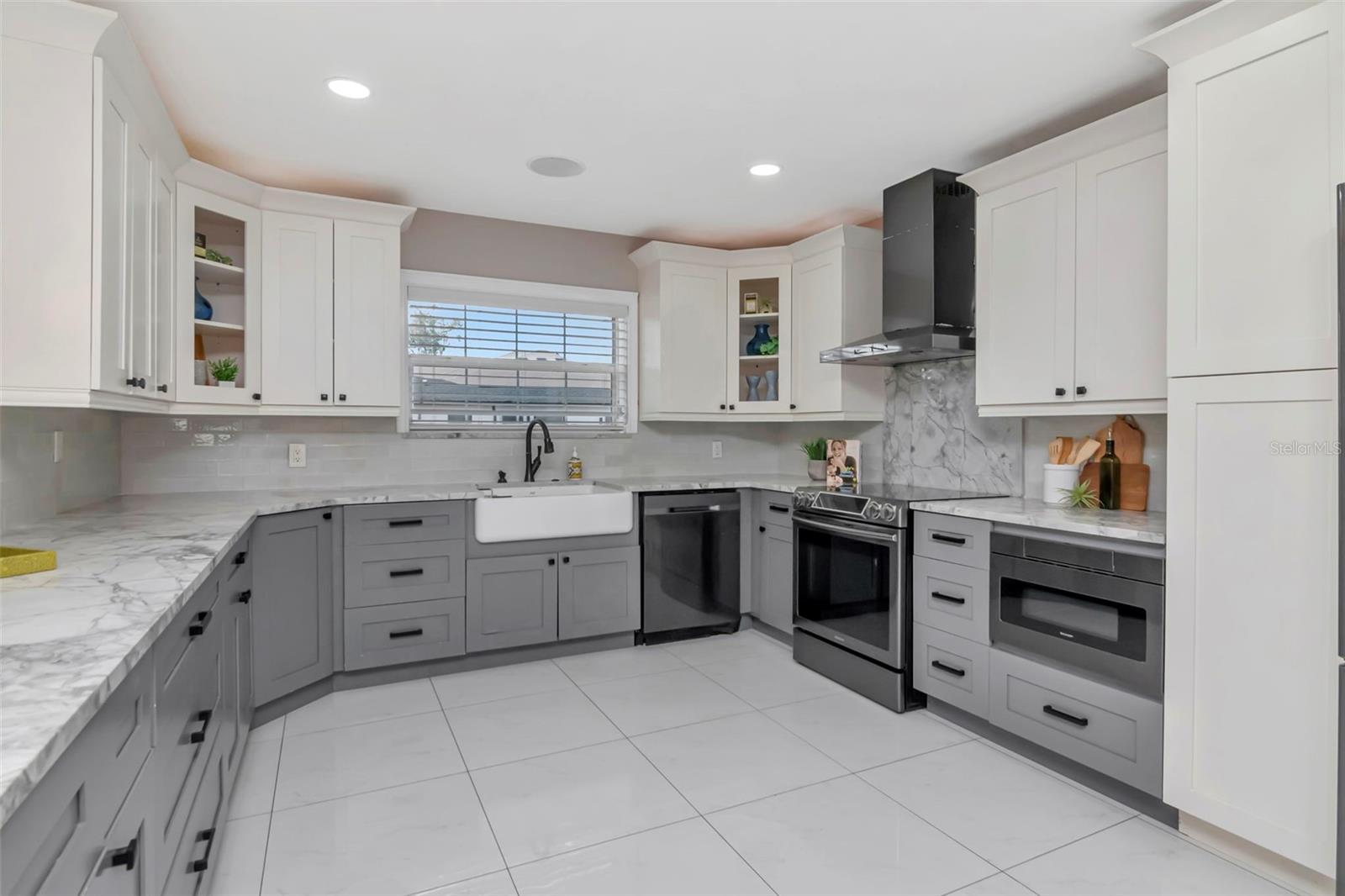 Image 21 of 52 For 1717 Saint Isabel Street