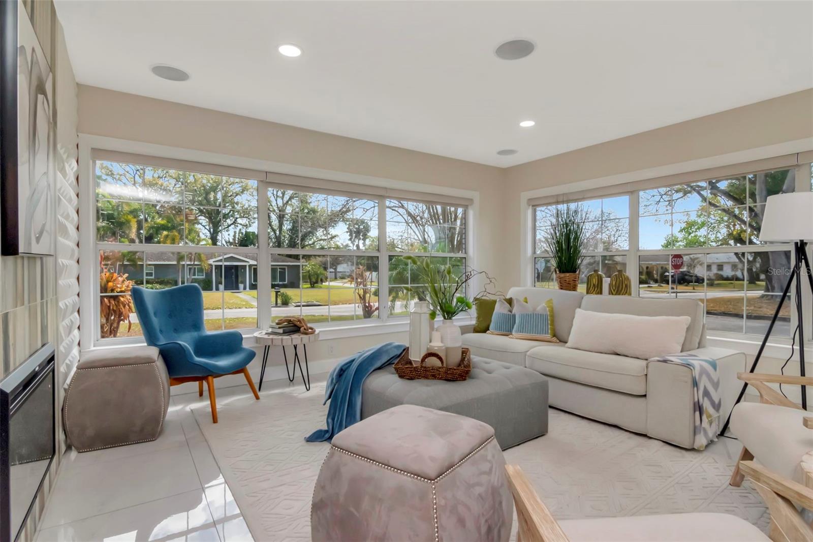 Image 3 of 52 For 1717 Saint Isabel Street