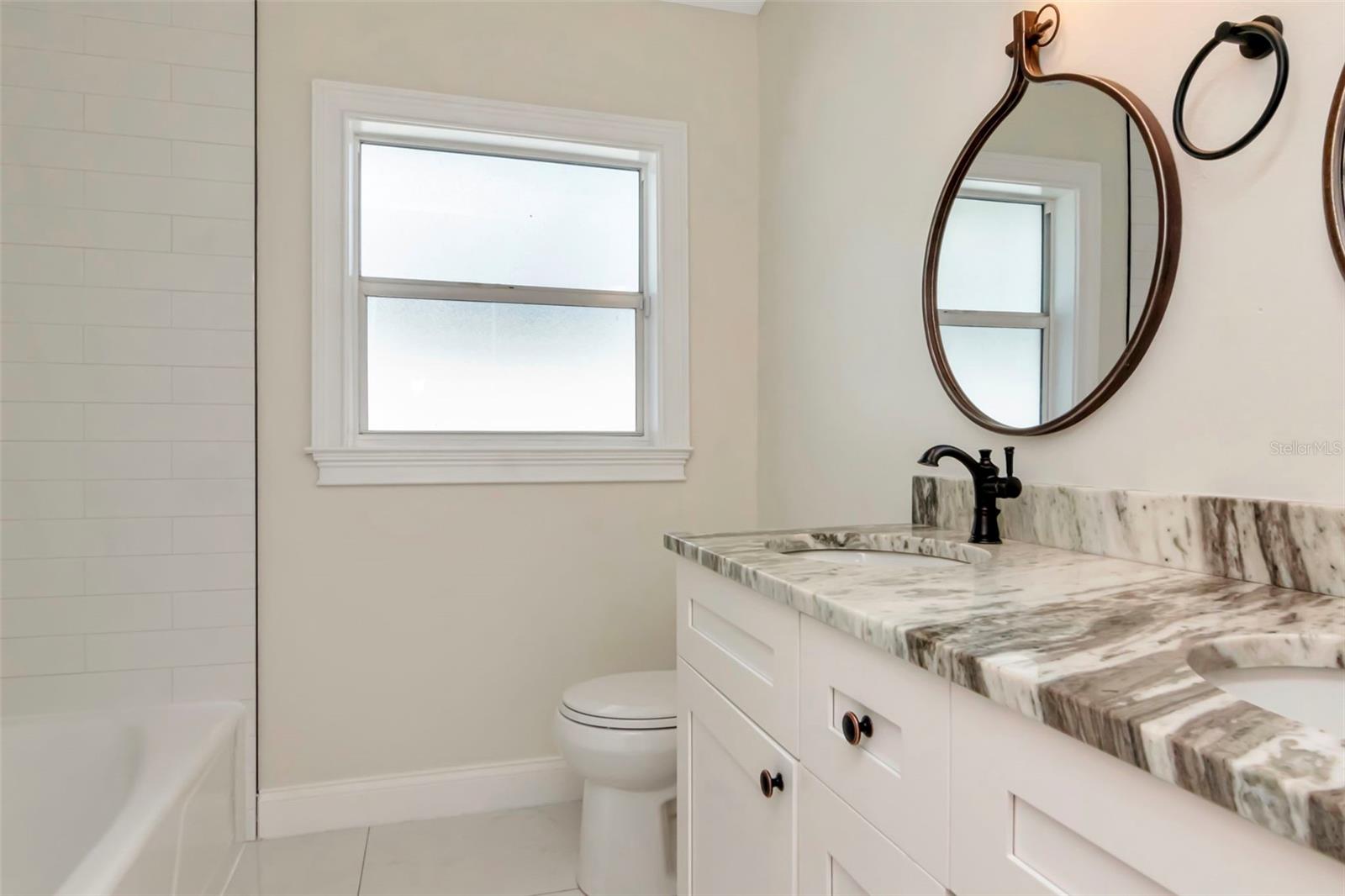 Image 33 of 52 For 1717 Saint Isabel Street