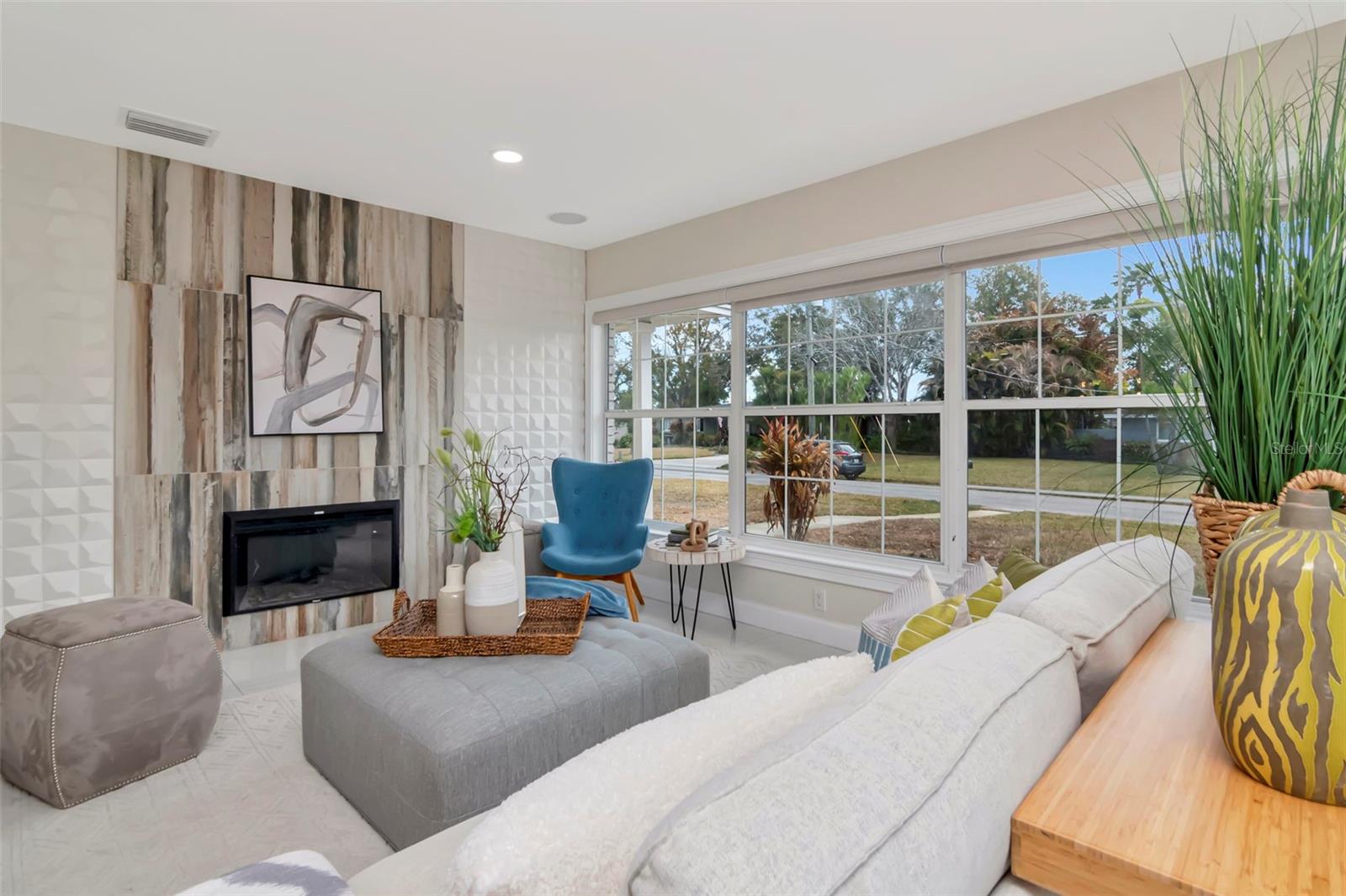 Image 9 of 52 For 1717 Saint Isabel Street