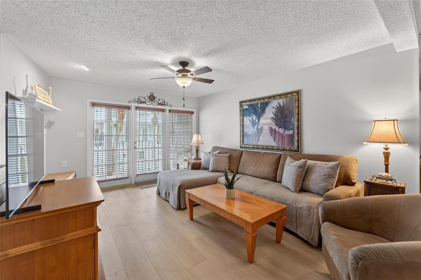 Image 22 of 95 For 17960 Gulf Boulevard 119