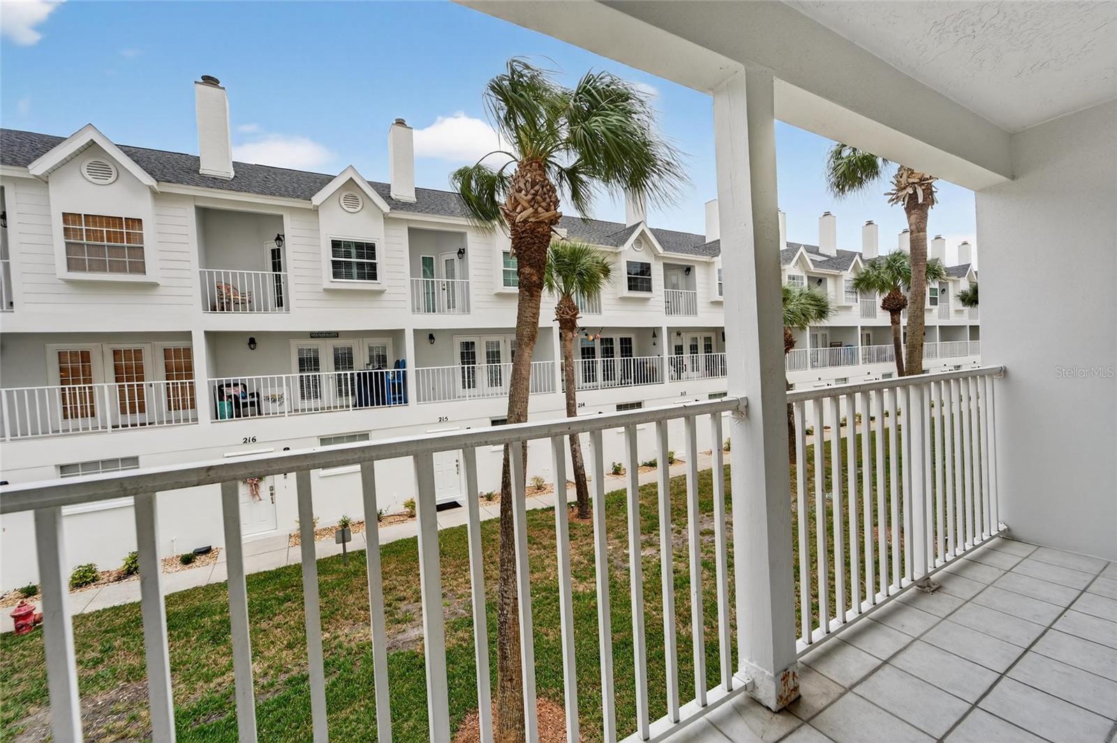 Image 29 of 95 For 17960 Gulf Boulevard 119