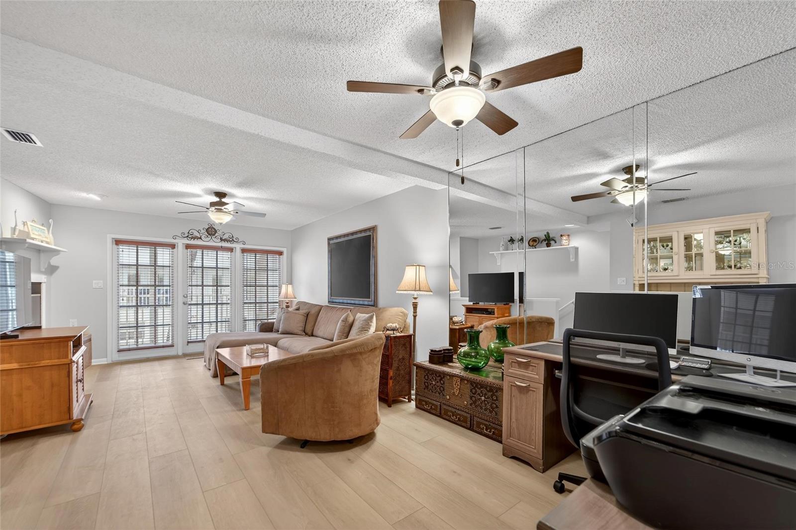 Image 31 of 95 For 17960 Gulf Boulevard 119