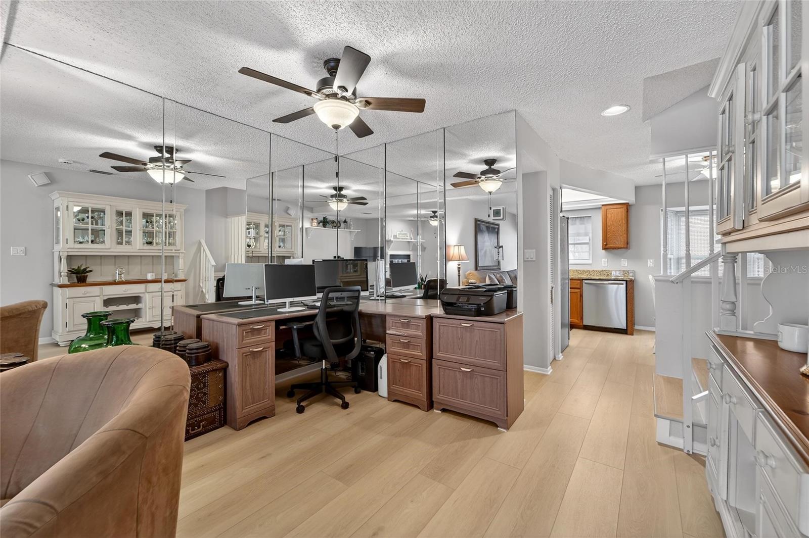 Image 33 of 95 For 17960 Gulf Boulevard 119