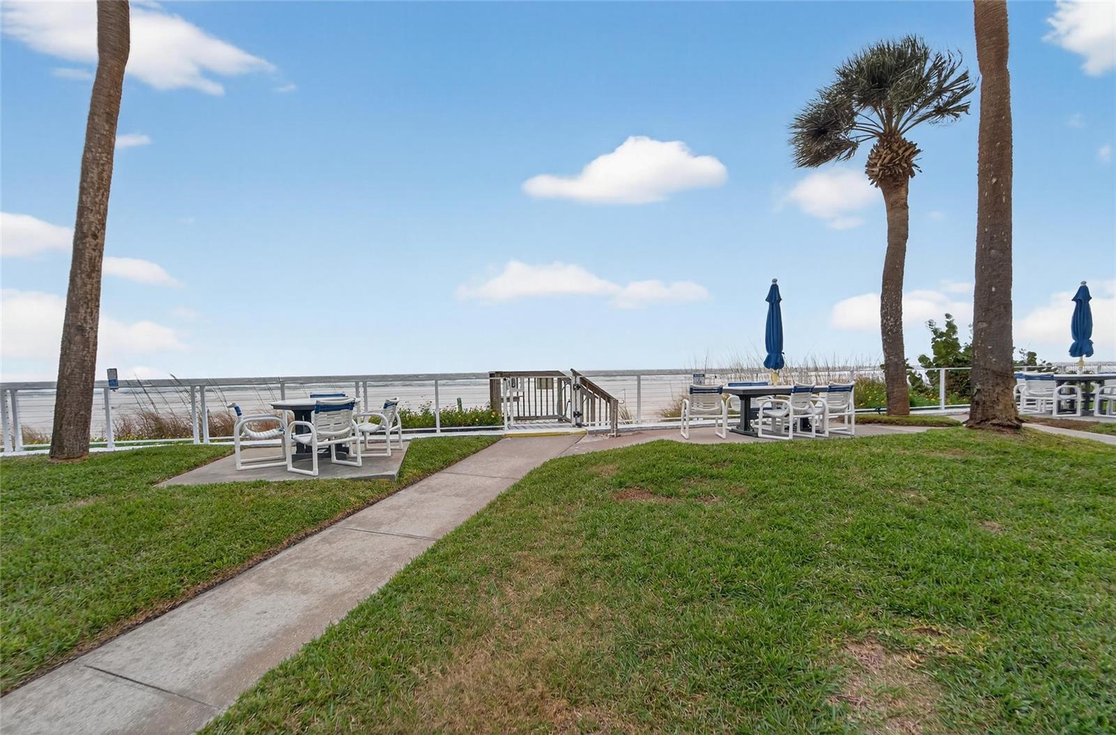 Image 6 of 95 For 17960 Gulf Boulevard 119