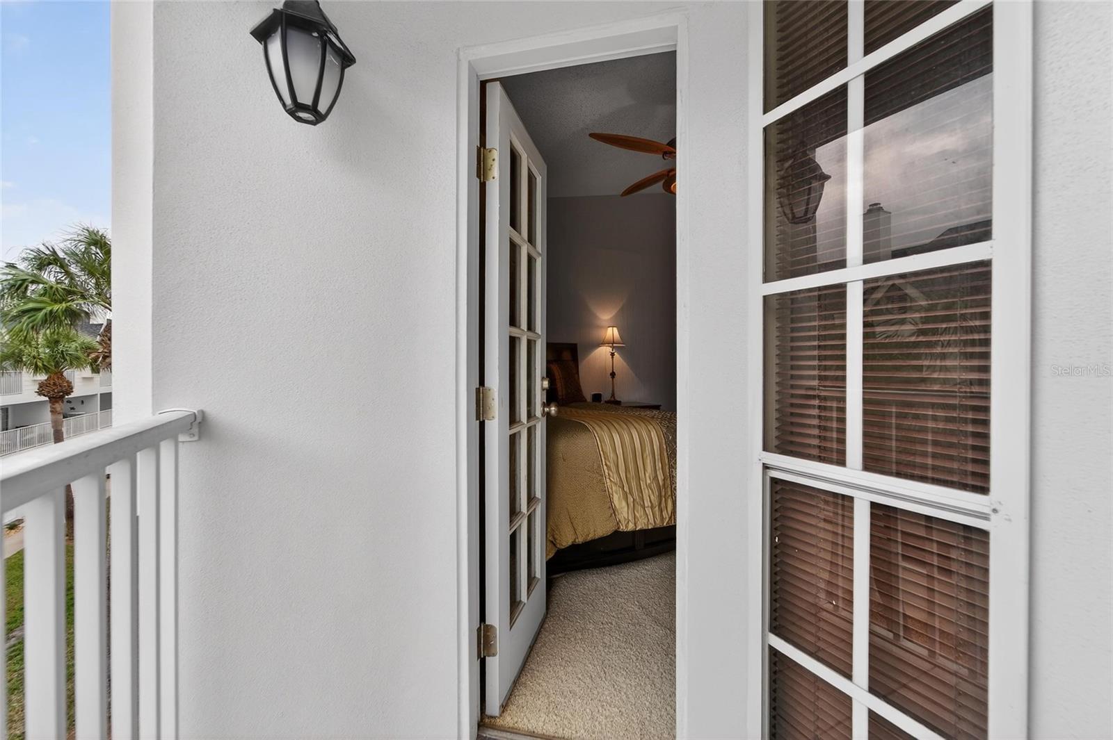 Image 64 of 95 For 17960 Gulf Boulevard 119