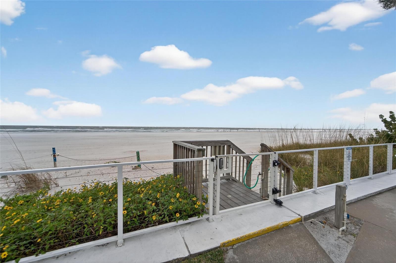 Image 7 of 95 For 17960 Gulf Boulevard 119