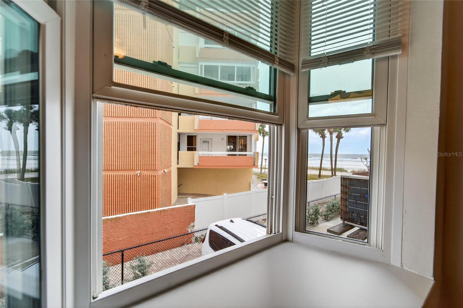 Image 78 of 95 For 17960 Gulf Boulevard 119