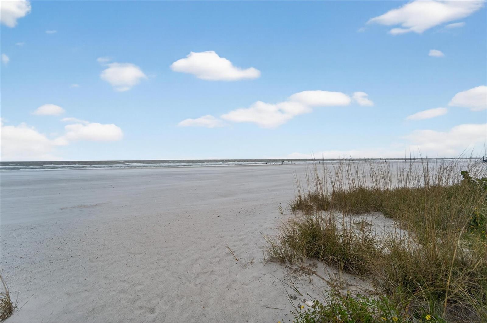 Image 85 of 95 For 17960 Gulf Boulevard 119