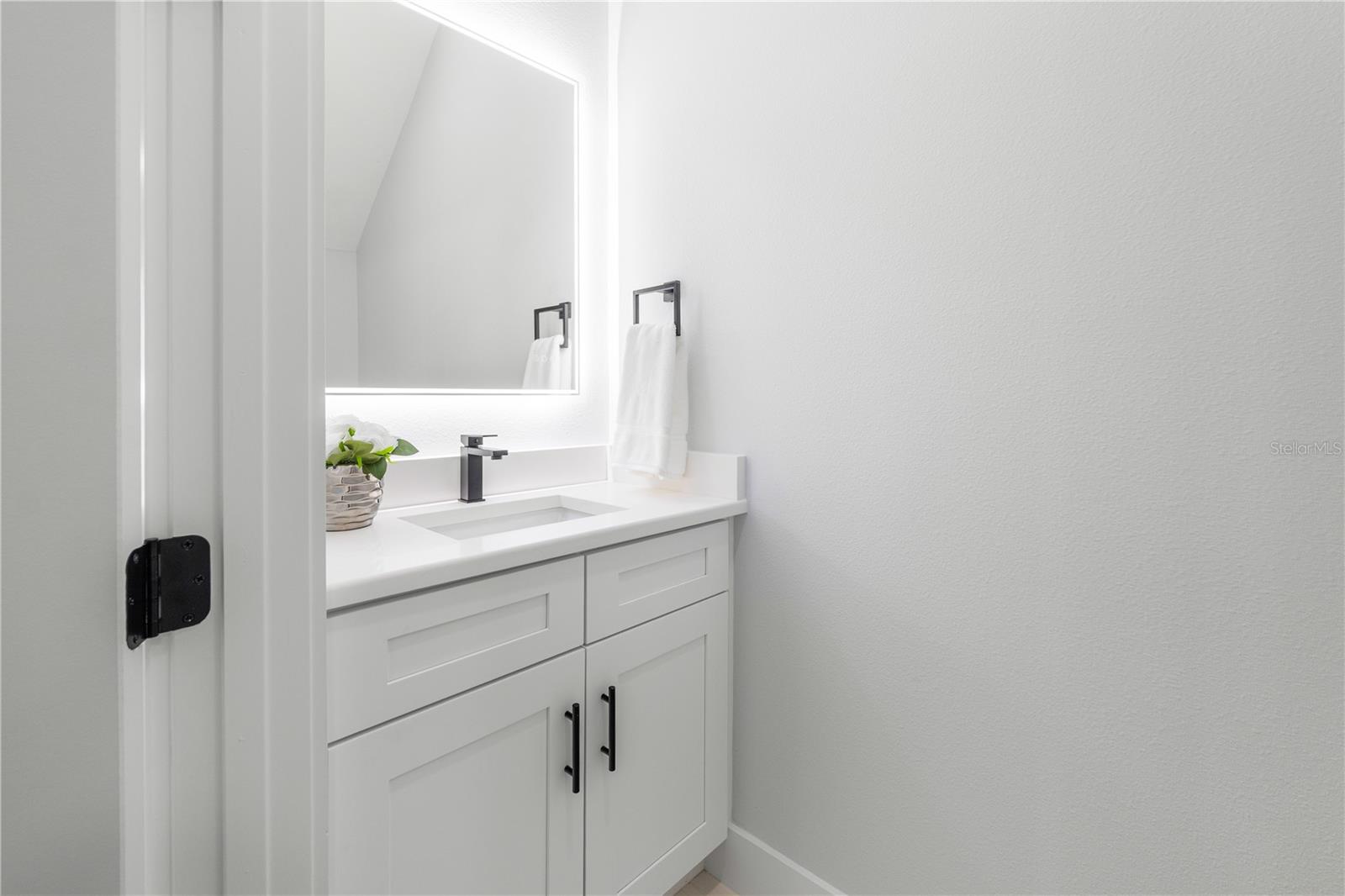 Image 18 of 29 For 2608 Saint Joseph Street 2